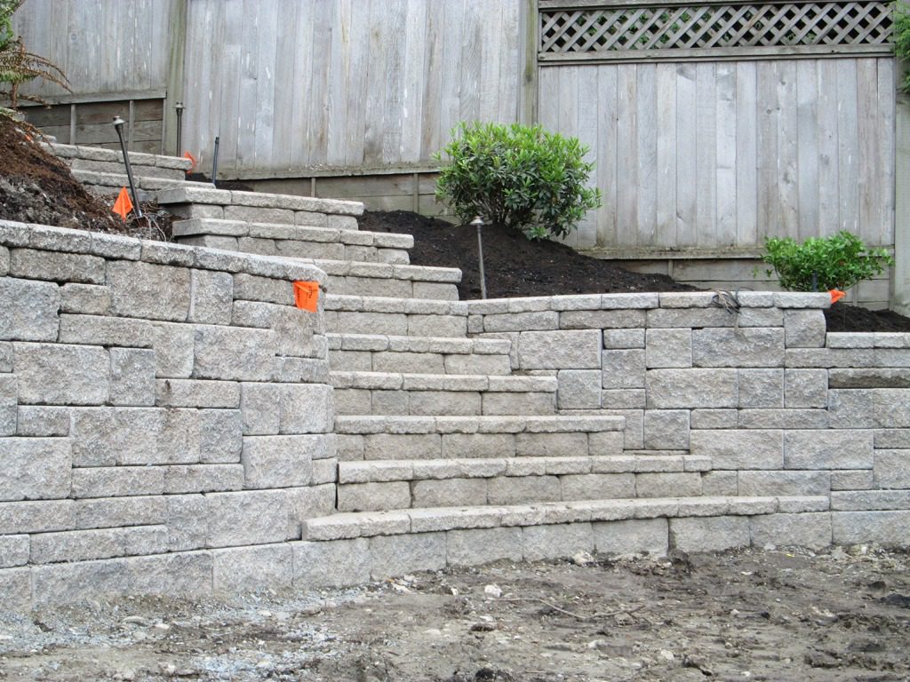 Stone steps with retaining wall