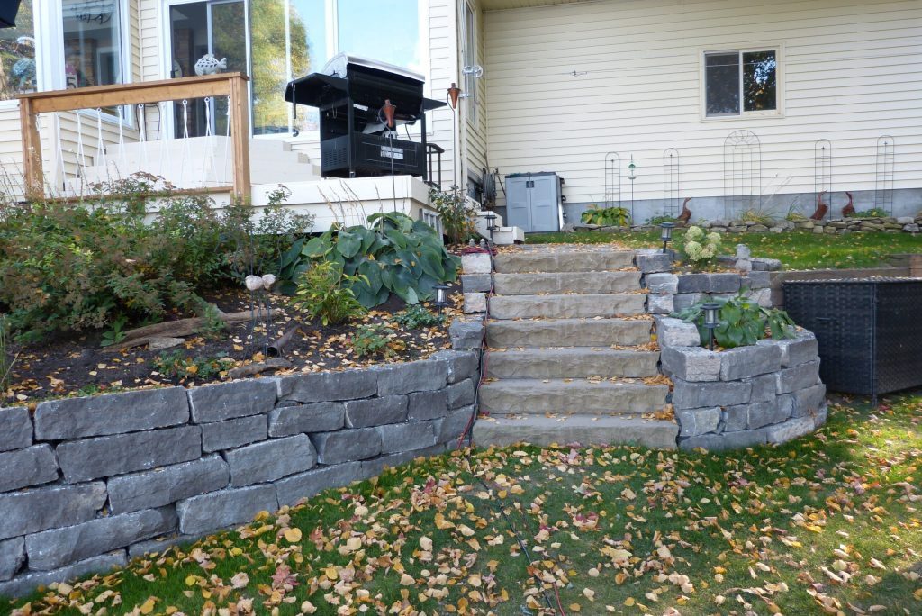 Stone steps with retaining wall